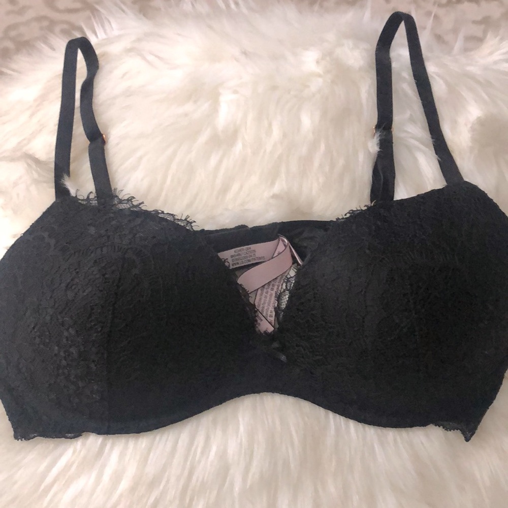 Gently Used Victoria's Secret Wireless Bra 34C